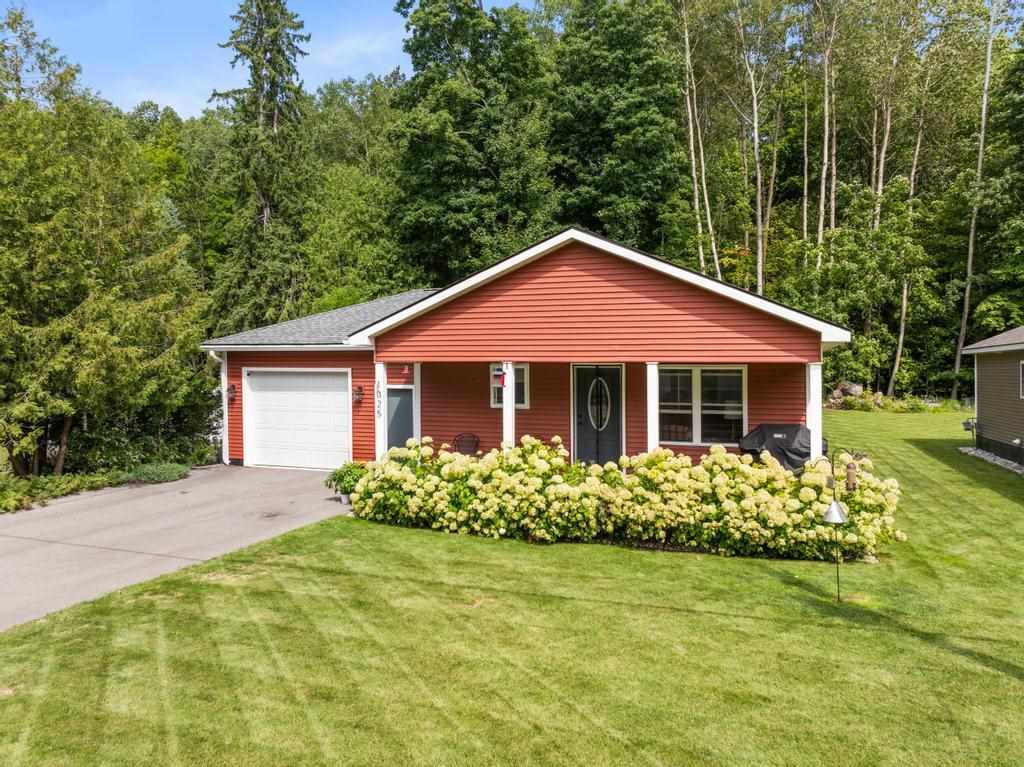 1325 Pleasant Avenue Boyne City MI 49712