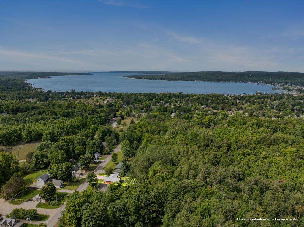 1325 Pleasant Avenue Boyne City MI 49712
