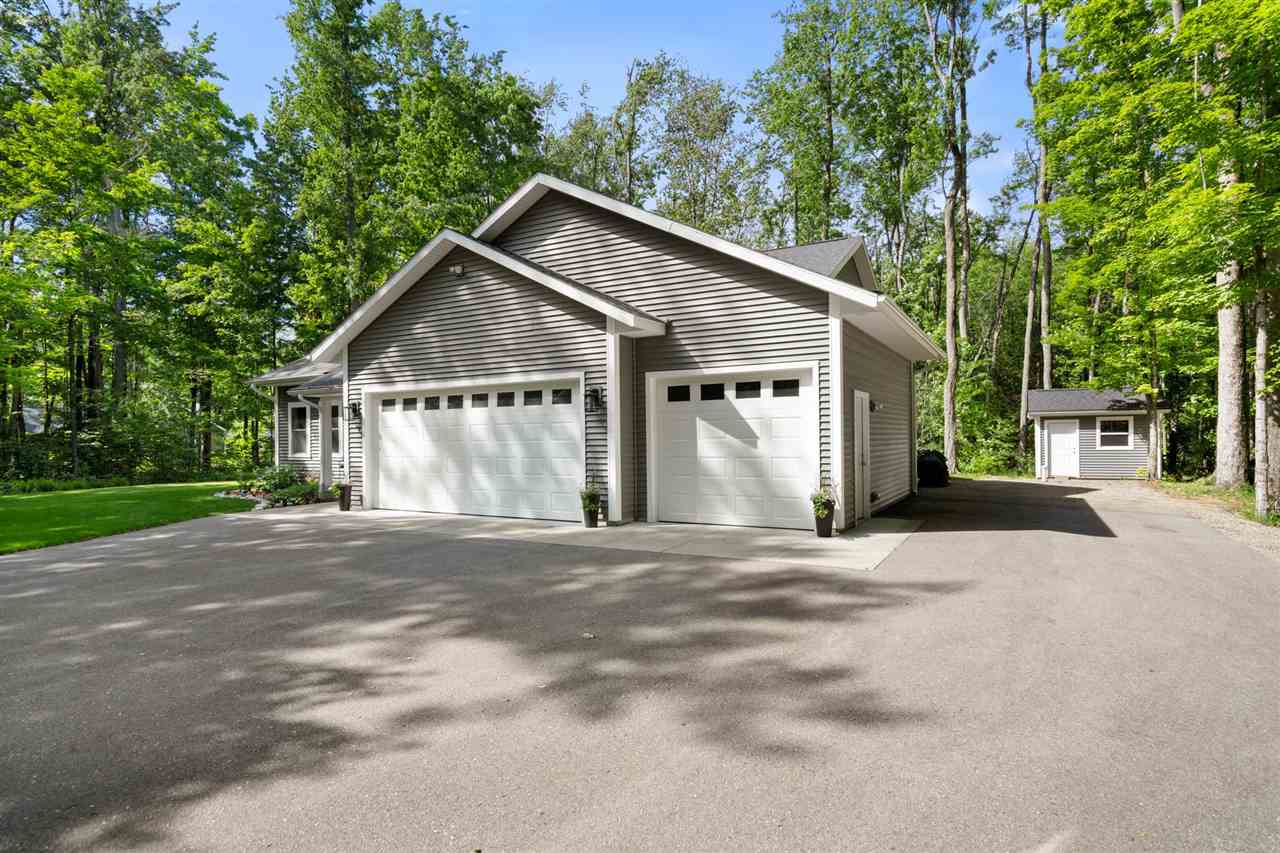 8695 Springridge Drive Petoskey MI 49770