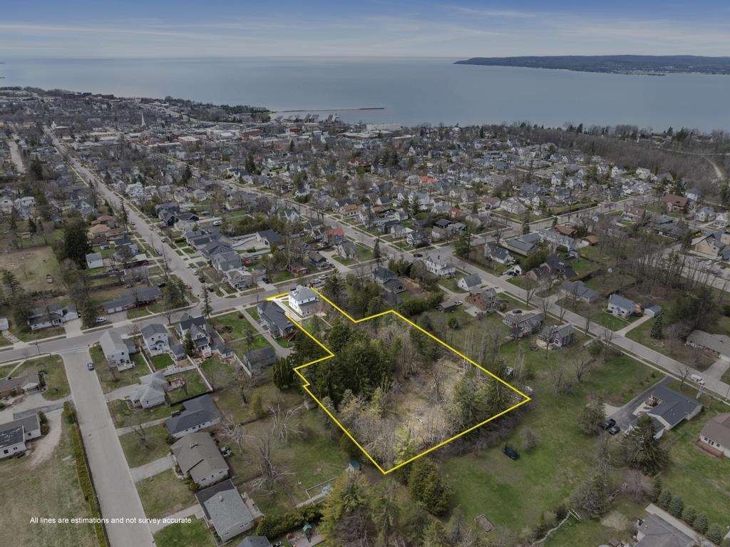 619 Kalamazoo Avenue Petoskey MI 49770
