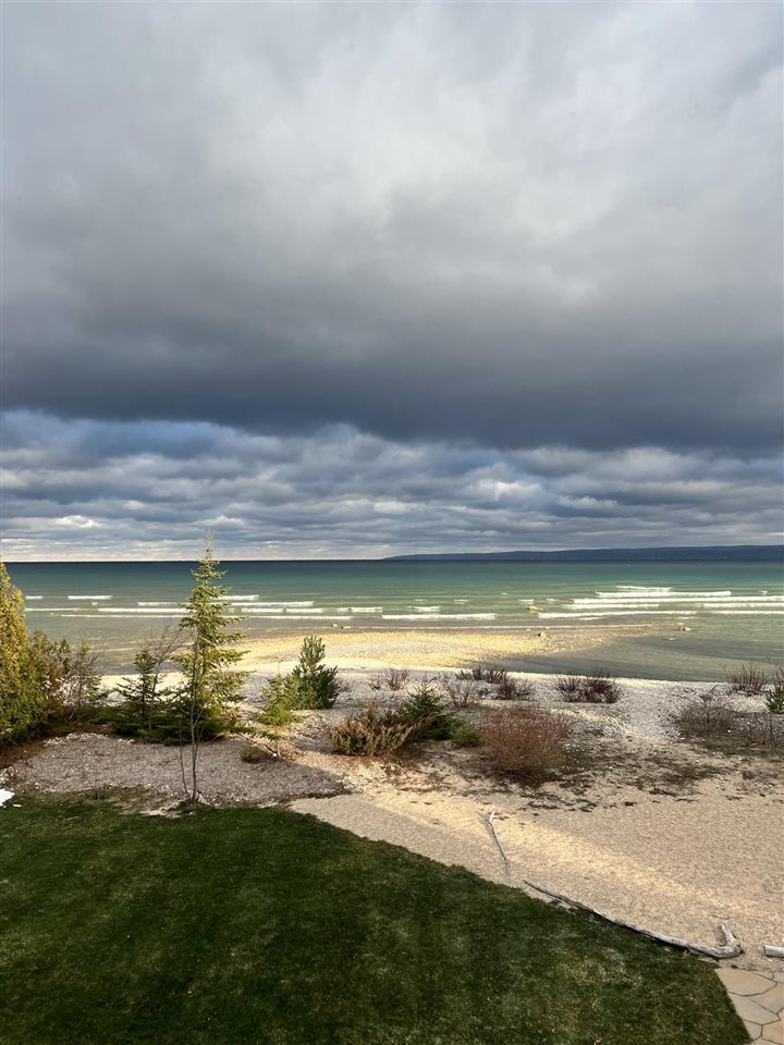 7585 Nine Mile Point Drive Charlevoix MI 49720