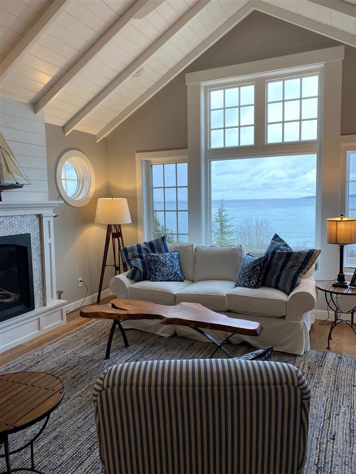 7585 Nine Mile Point Drive Charlevoix MI 49720