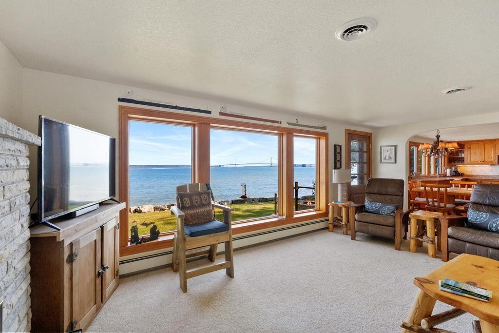 1308 Wenniway Mackinaw City MI 49701