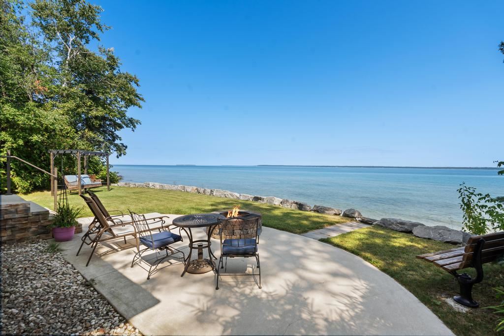 1308 Wenniway Mackinaw City MI 49701