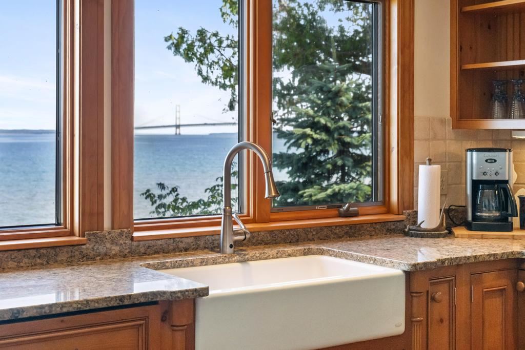 1308 Wenniway Mackinaw City MI 49701