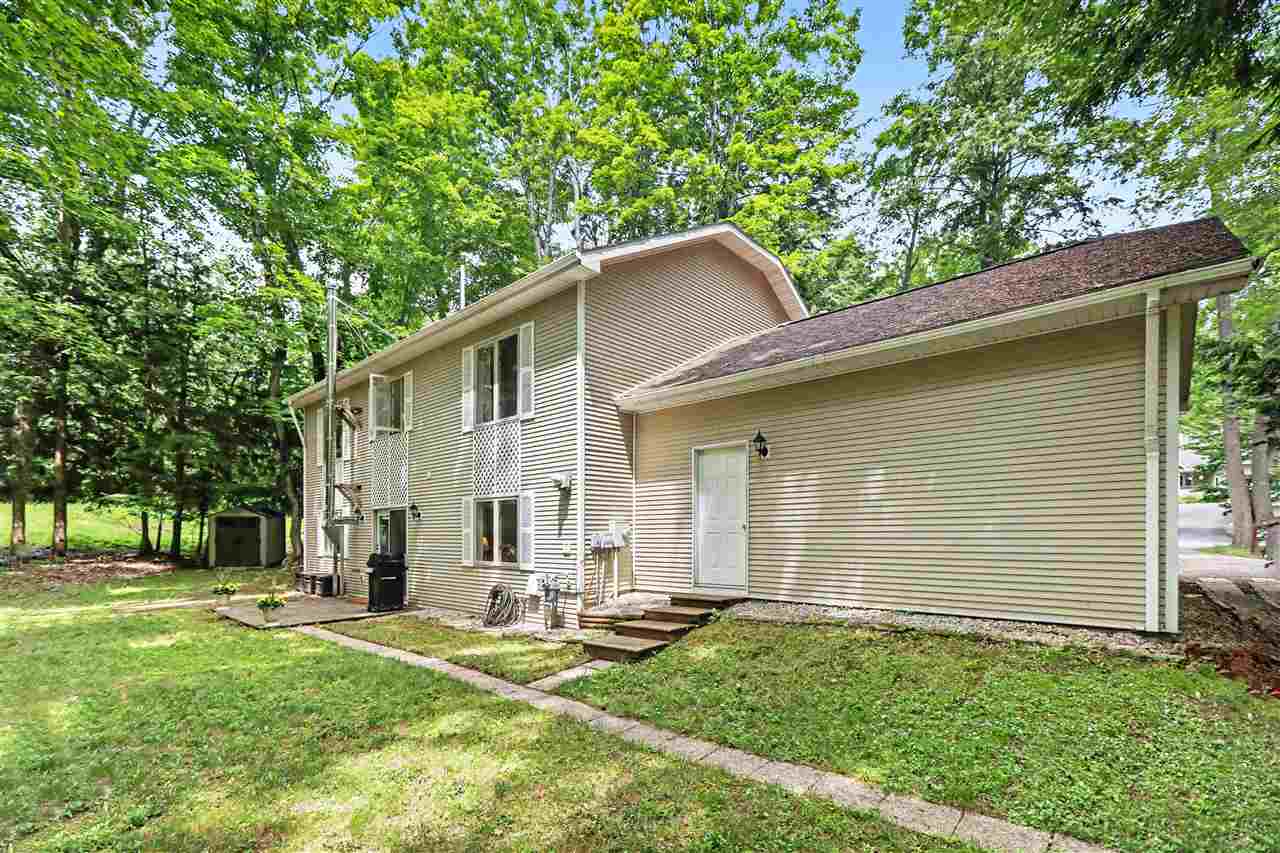 2525 Hemlock Lane Petoskey MI 49770