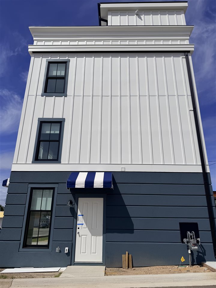 103 Esterly East Jordan MI 49727