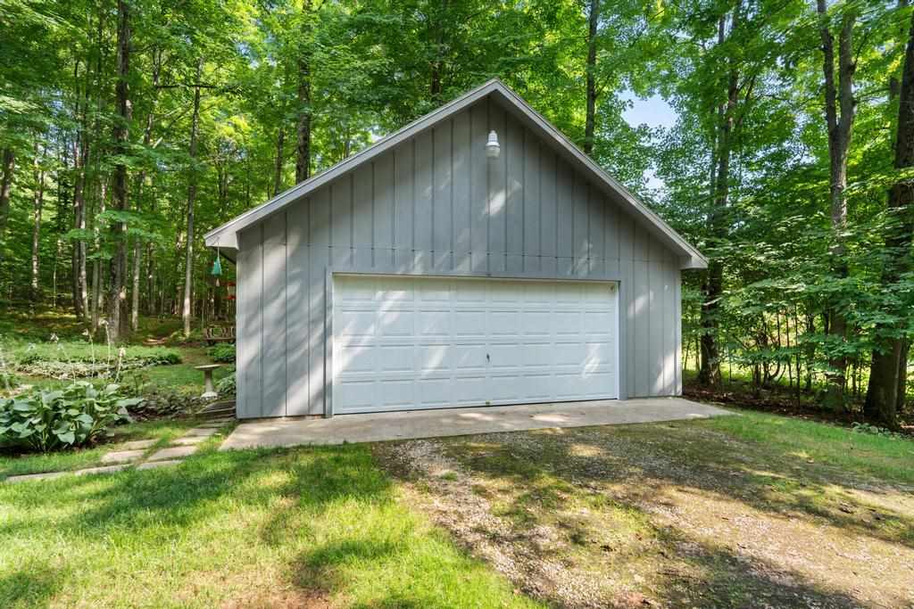 5020 Dingman School Road East Jordan MI 49727