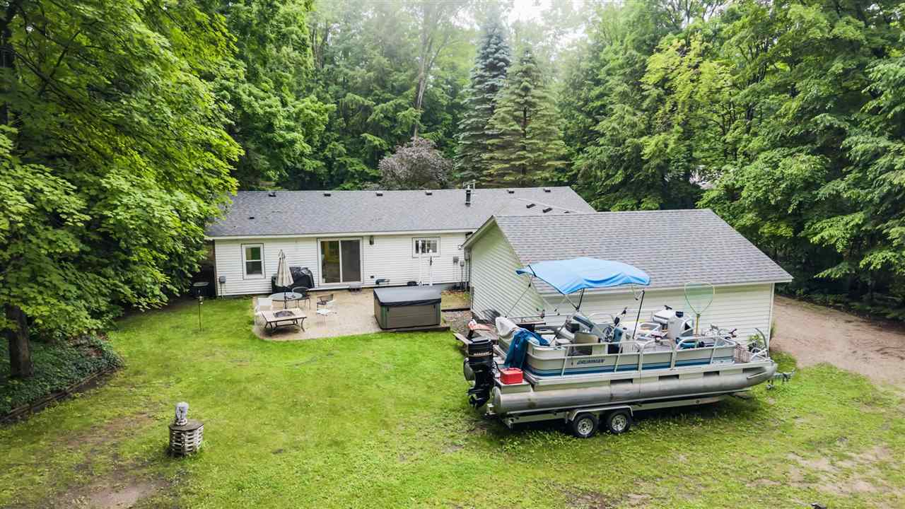 9649 Rogers Road Alanson MI 49706