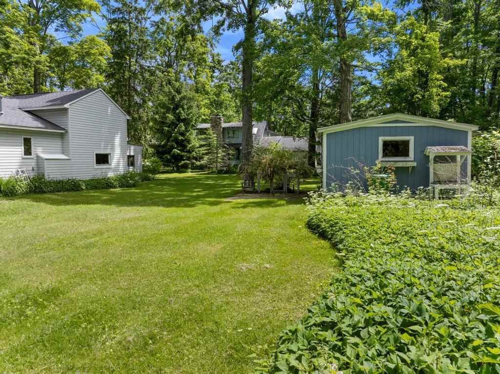 383 Heacock Road Harbor Springs MI 49740