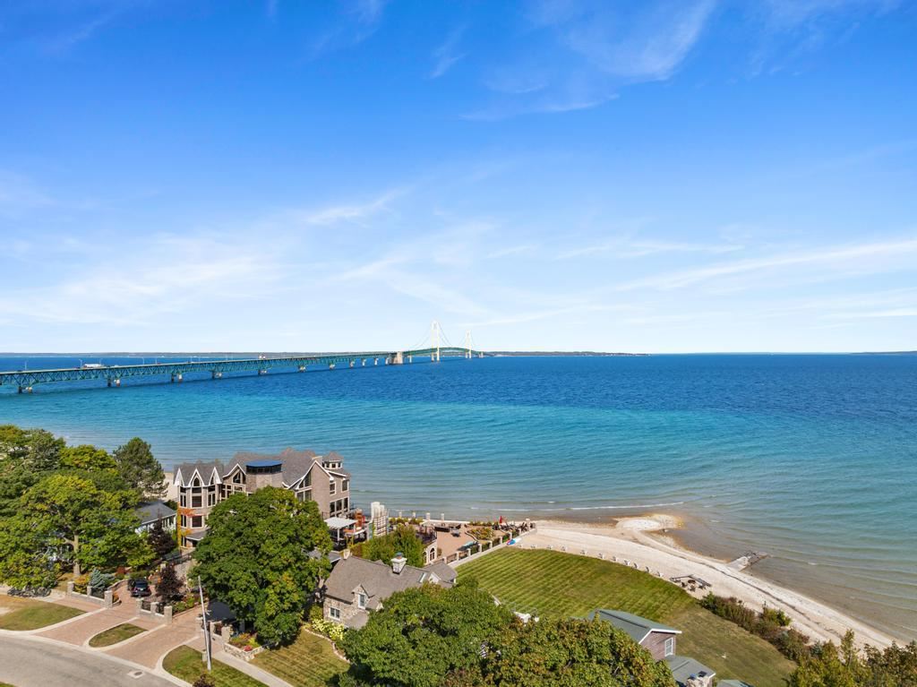 409 N Huron Avenue Mackinaw City MI 49701