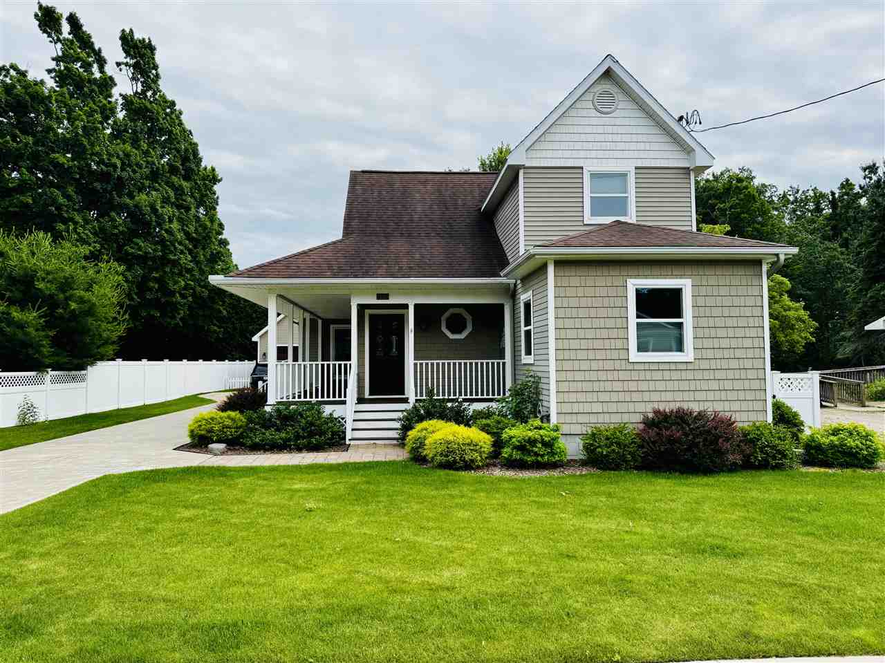 642 E Lake Street Harbor Springs MI 49740