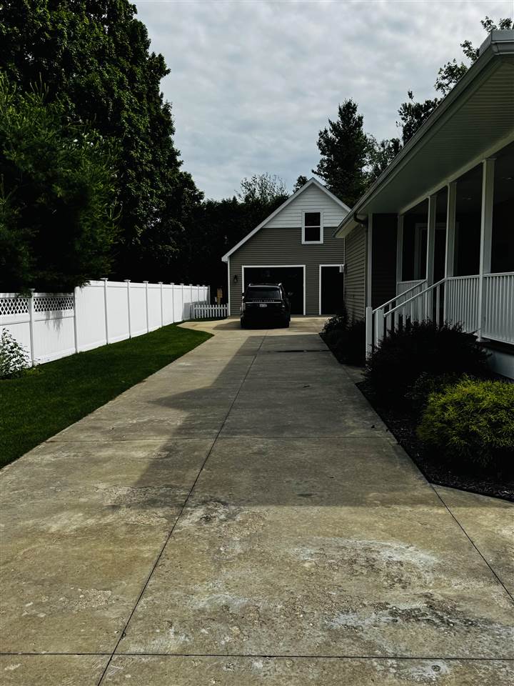 642 E Lake Street Harbor Springs MI 49740