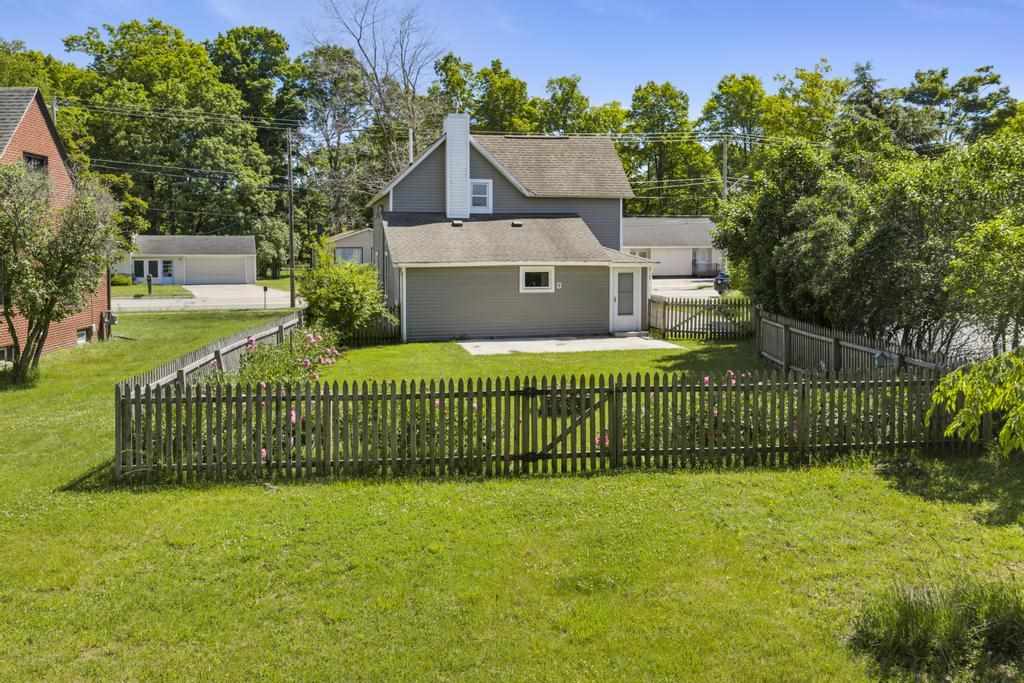 623 Petoskey Avenue Charlevoix MI 49720