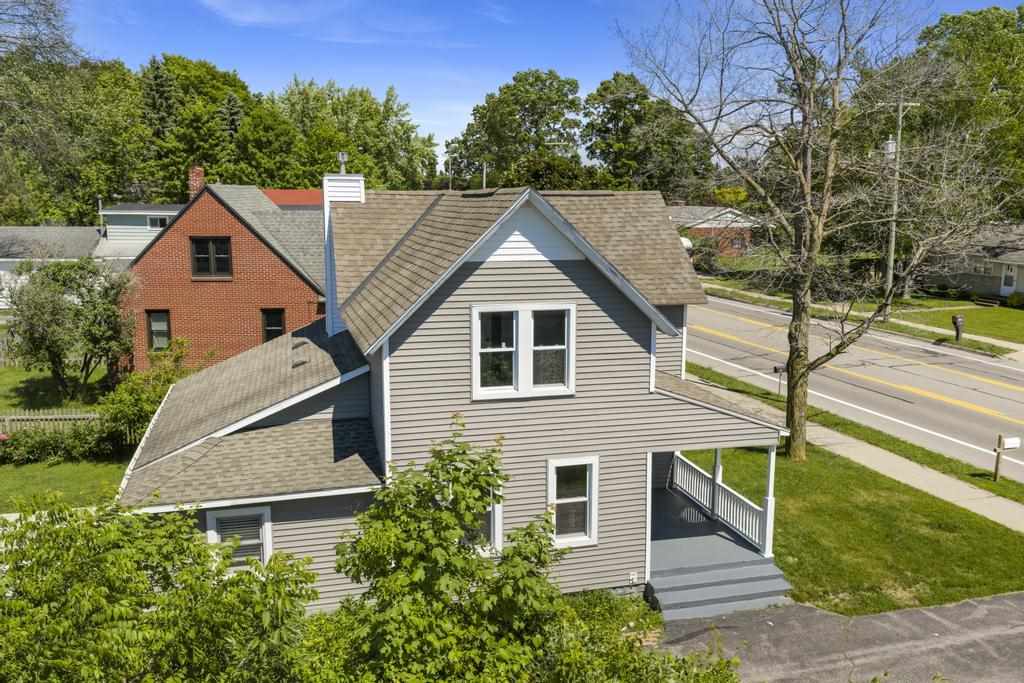 623 Petoskey Avenue Charlevoix MI 49720