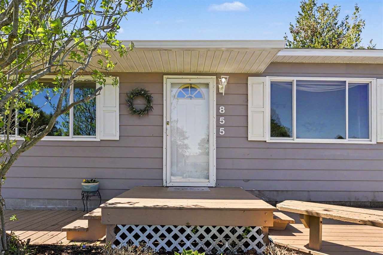 855 Country Lane Petoskey MI 49770
