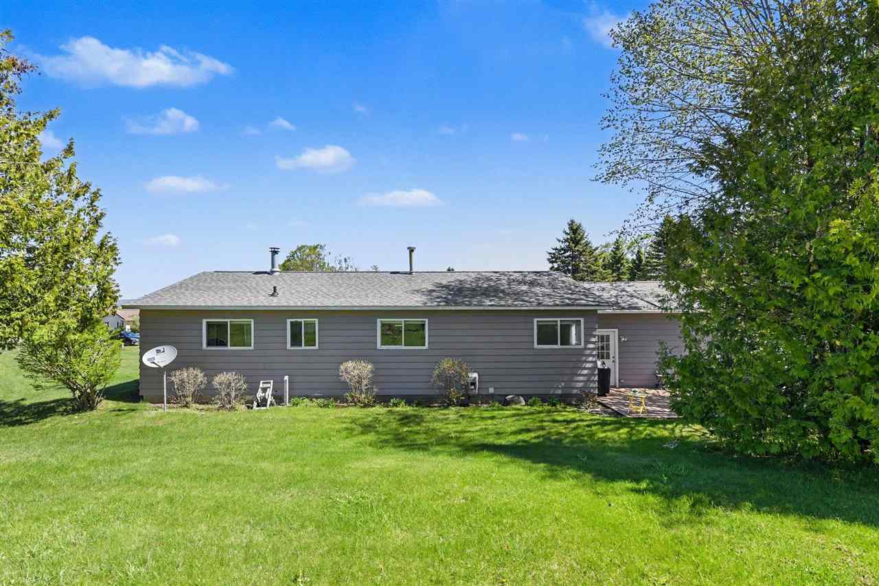 855 Country Lane Petoskey MI 49770