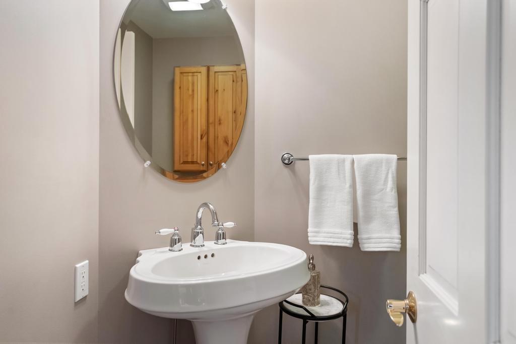 4524 Lacount Road Harbor Springs MI 49740