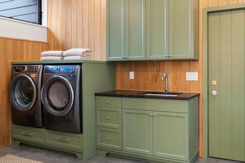 4564 Oak Bluff Walloon Lake MI 49796