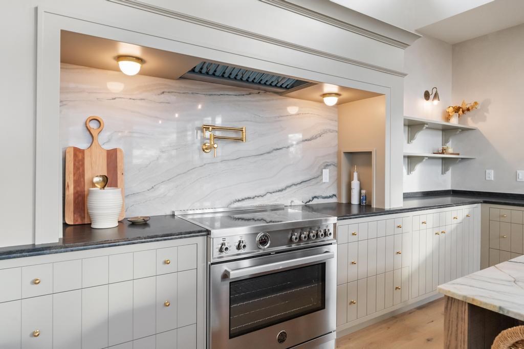 4564 Oak Bluff Walloon Lake MI 49796