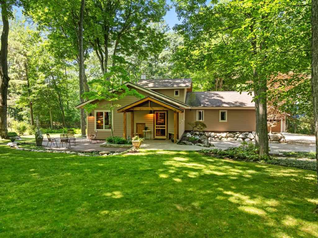 1217 N Lake Shore Drive Harbor Springs MI 49740