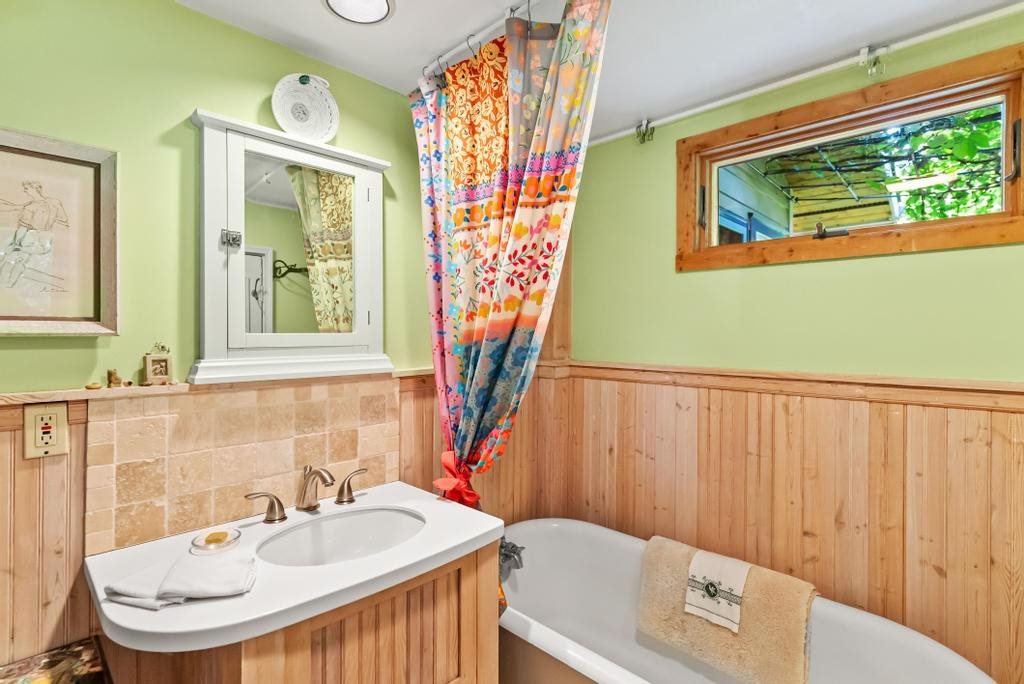 1217 N Lake Shore Drive Harbor Springs MI 49740