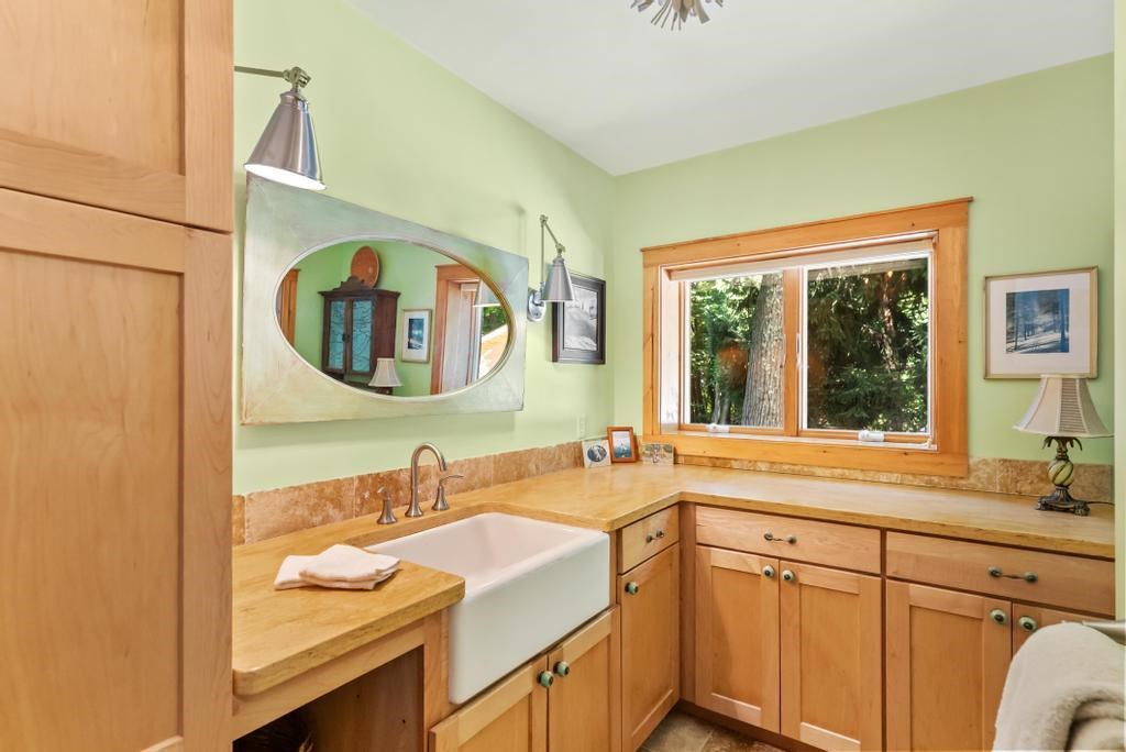 1217 N Lake Shore Drive Harbor Springs MI 49740