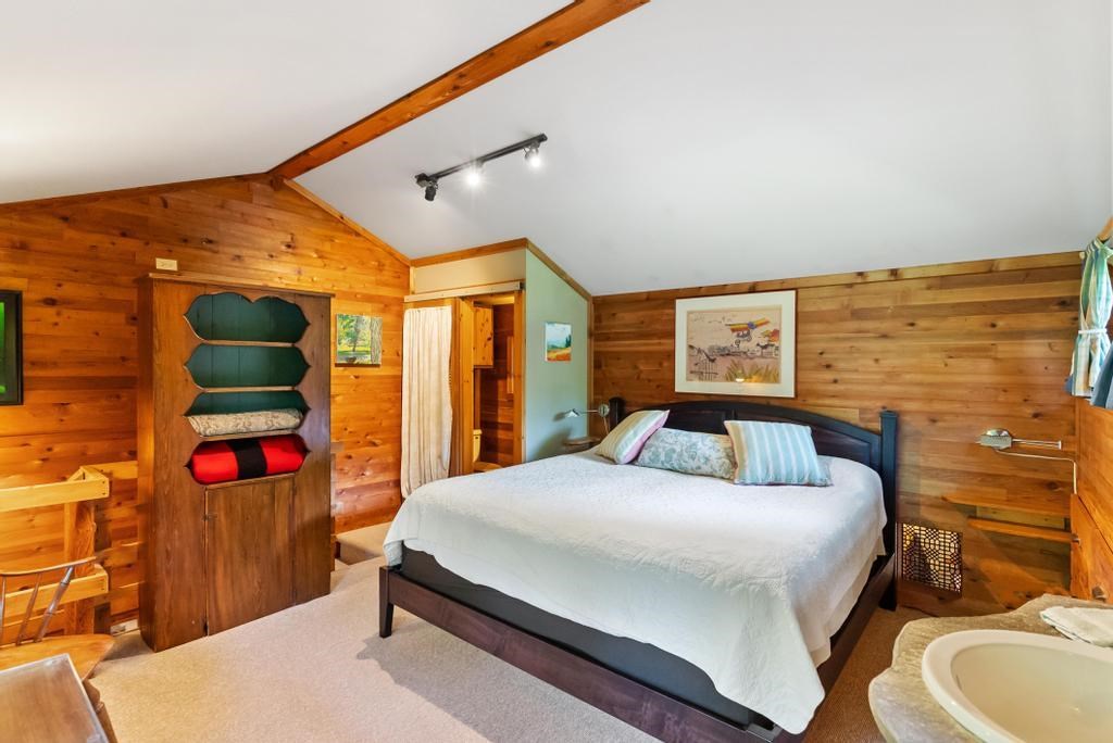1217 N Lake Shore Drive Harbor Springs MI 49740