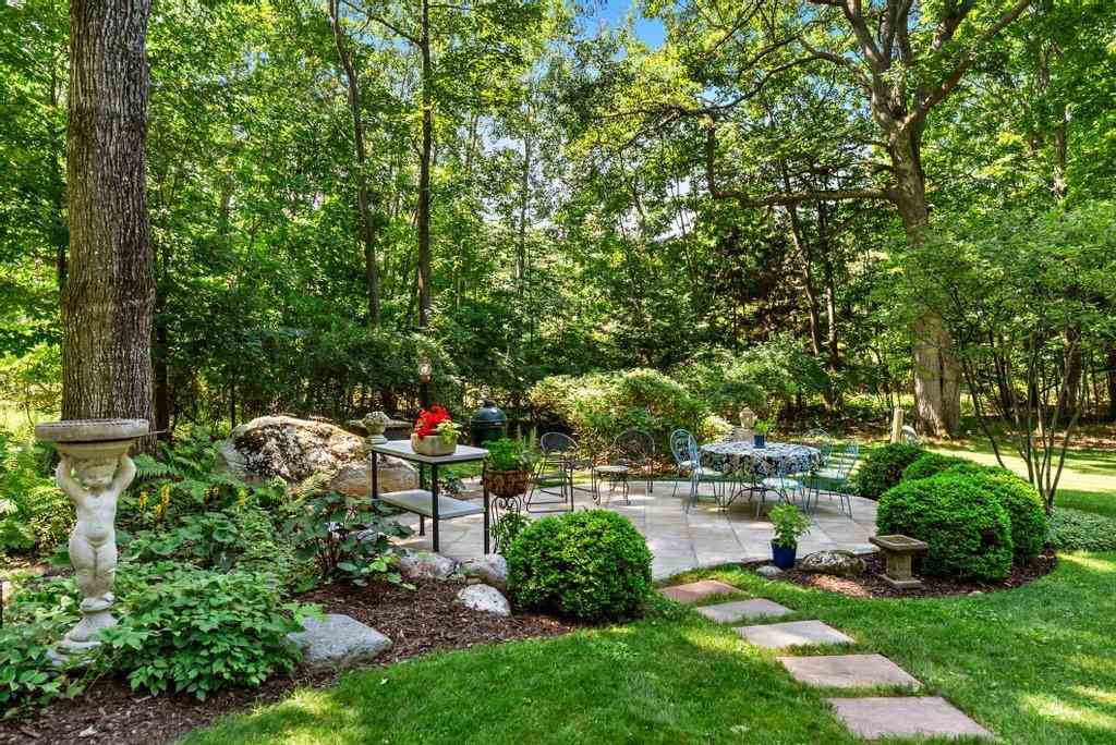 1217 N Lake Shore Drive Harbor Springs MI 49740