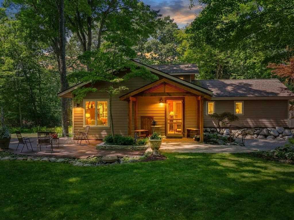 1217 N Lake Shore Drive Harbor Springs MI 49740