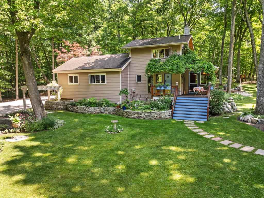 1217 N Lake Shore Drive Harbor Springs MI 49740