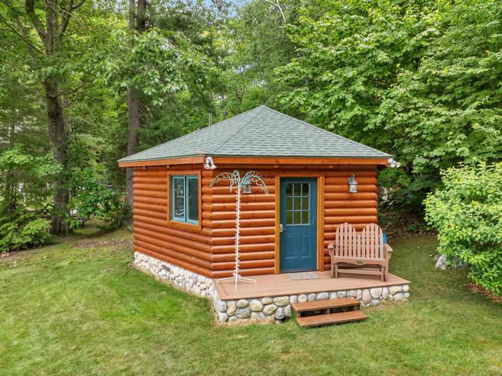 7604 W M-68 Indian River MI 49749