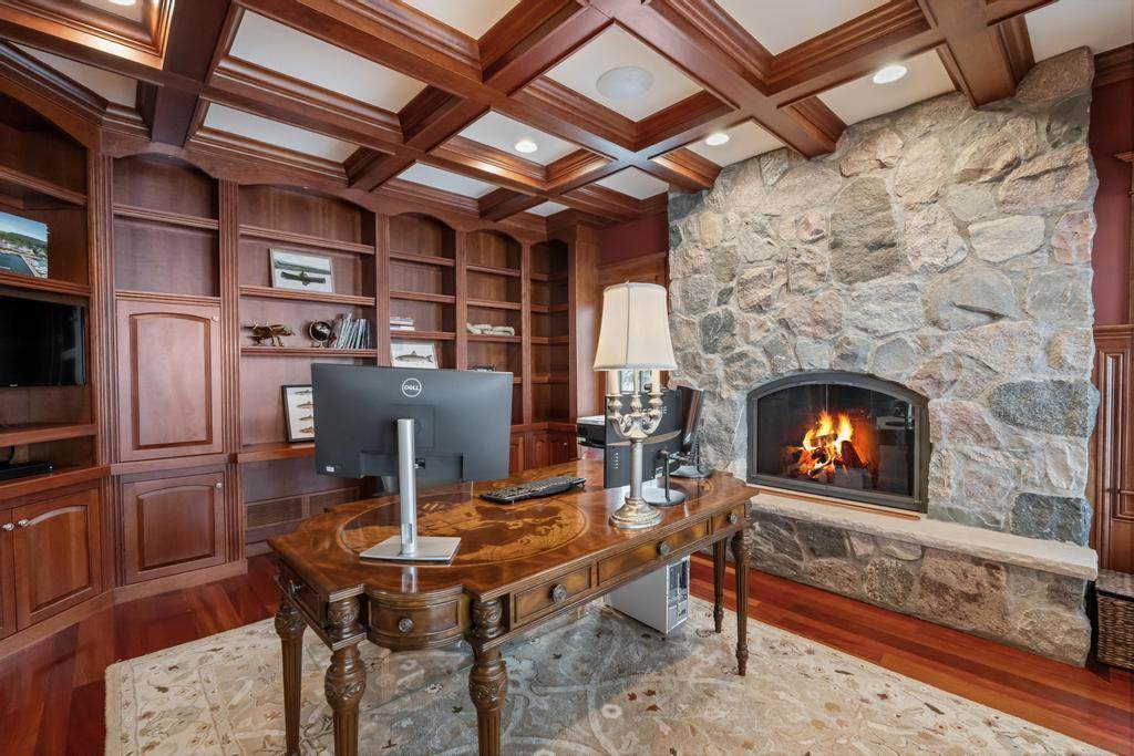 4050 Peninsula Drive Bay Harbor MI 49770