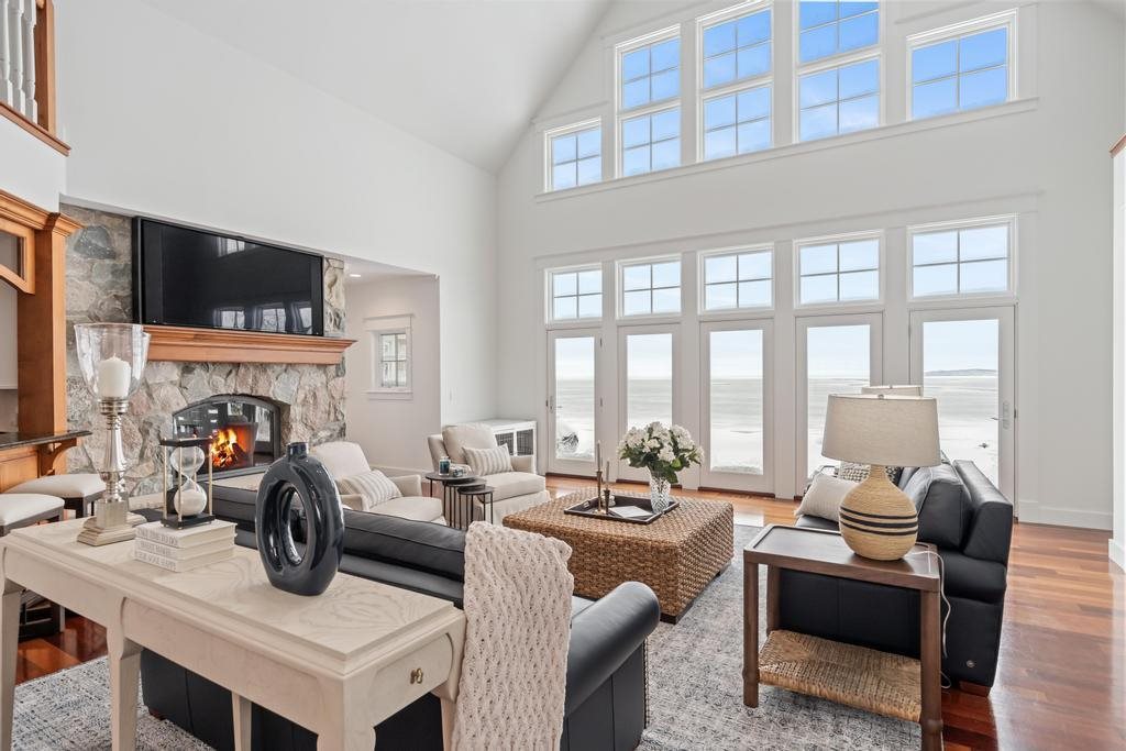 4050 Peninsula Drive Bay Harbor MI 49770