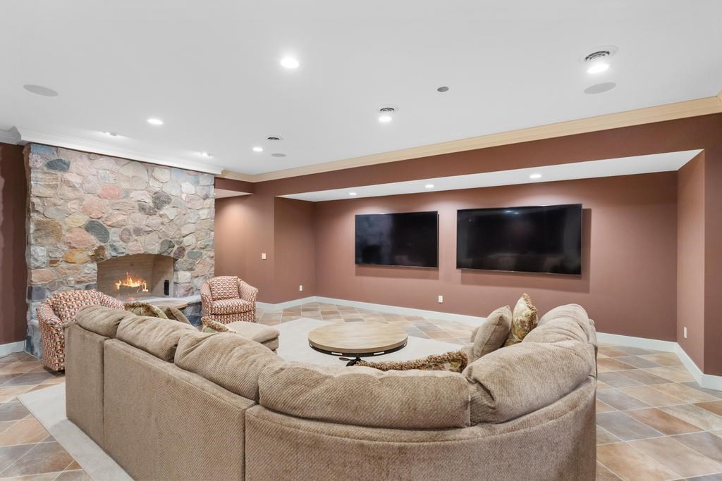 4050 Peninsula Drive Bay Harbor MI 49770