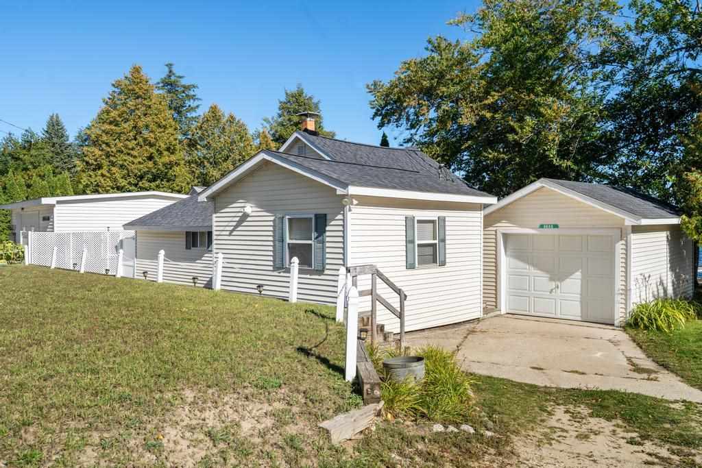 6688 Paradise Trail Carp Lake MI 49718