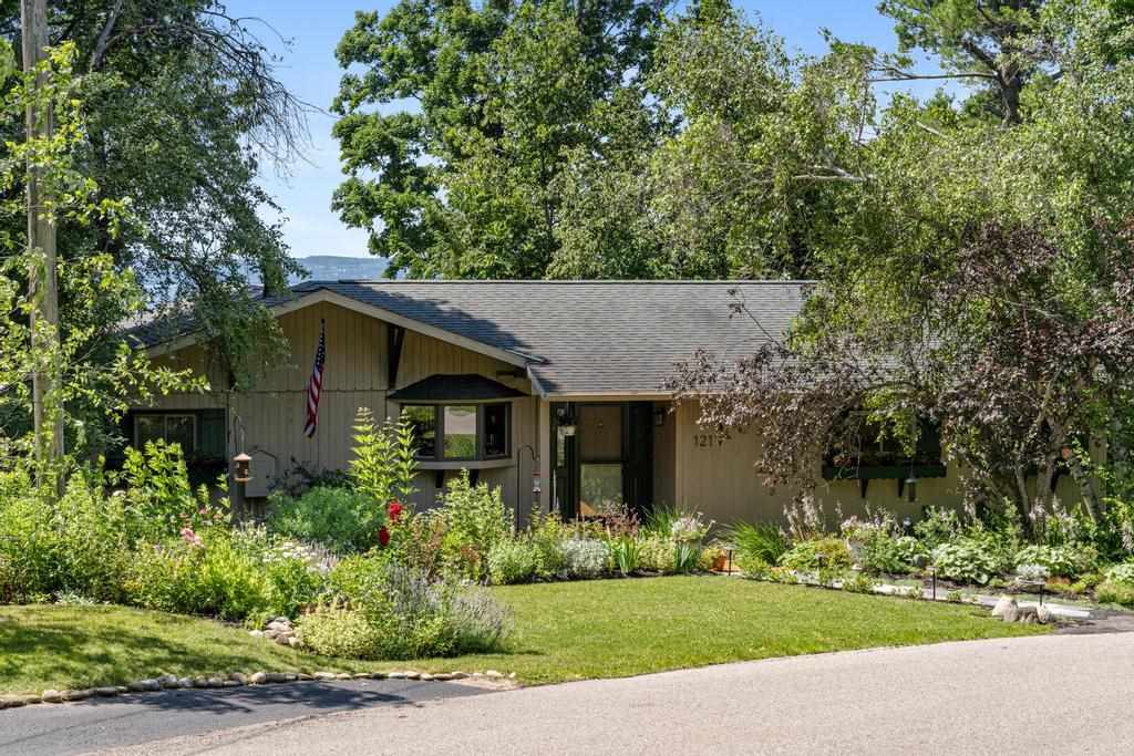 121 Hill Drive Harbor Springs MI 49740