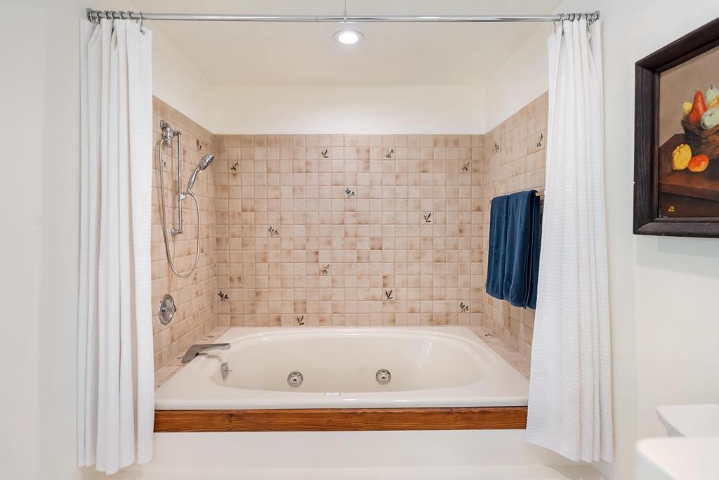 121 Hill Drive Harbor Springs MI 49740