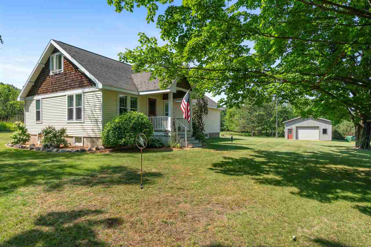 10600 Catherine Charlevoix MI 49720