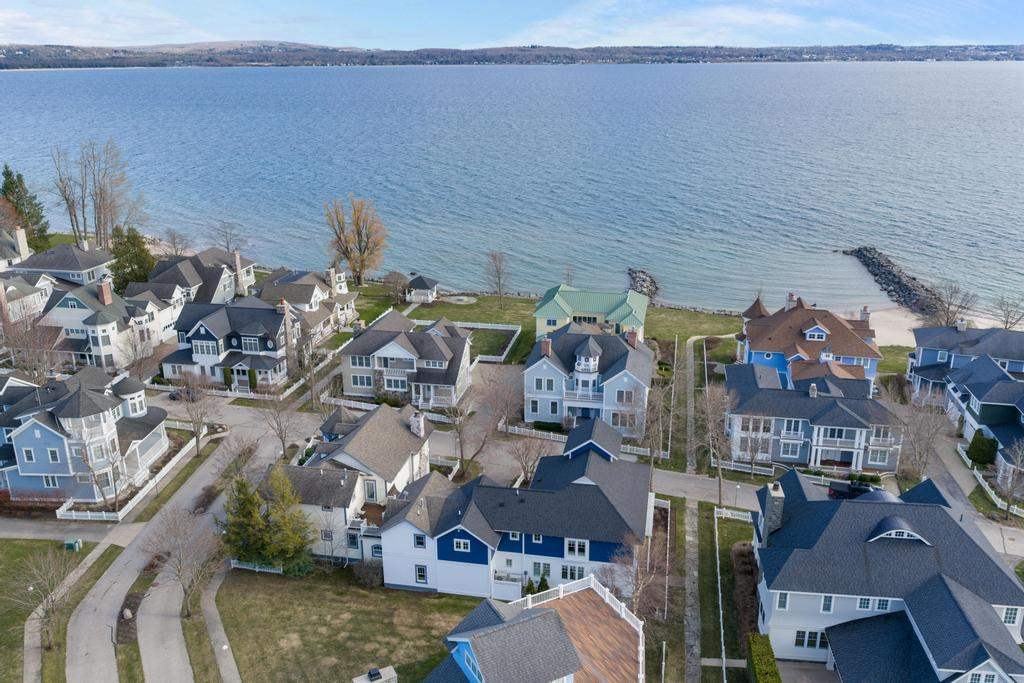 1172 W Bay Road Harbor Springs MI 49740