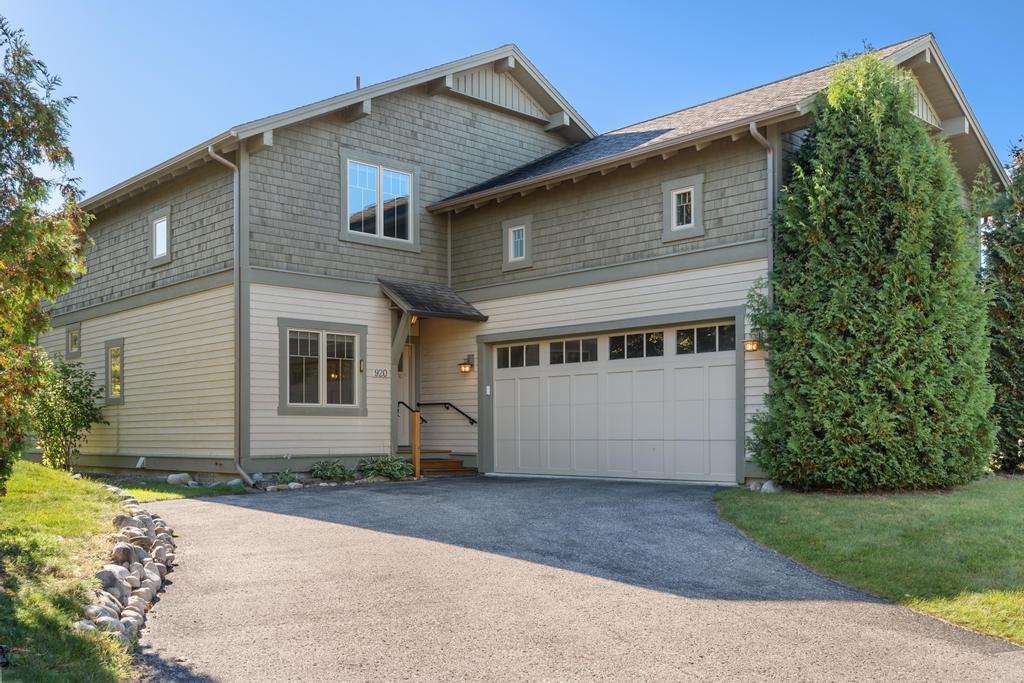 920 & 924 Arlington Avenue Petoskey MI 49770