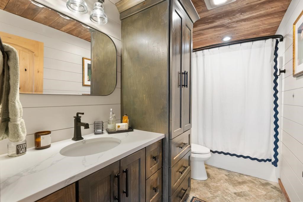 2342 Eagle Island Road Boyne City MI 49712