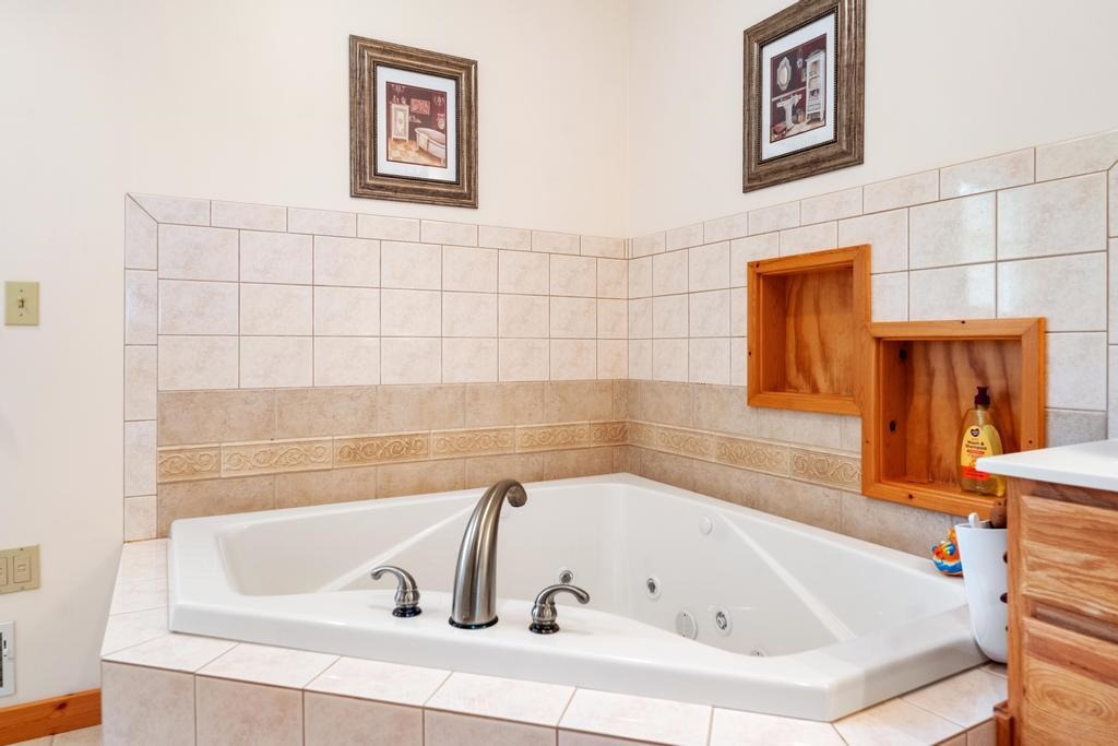 1520 Valley Drive Mackinaw City MI 49701