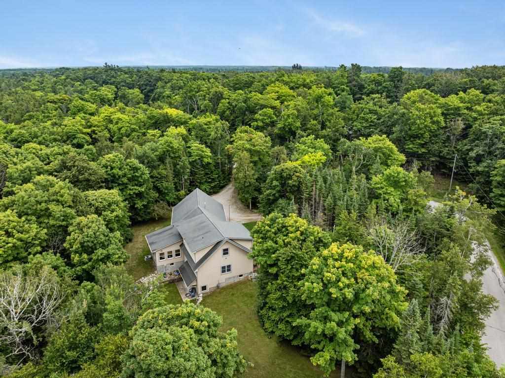 1520 Valley Drive Mackinaw City MI 49701