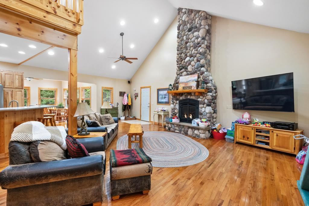 1520 Valley Drive Mackinaw City MI 49701