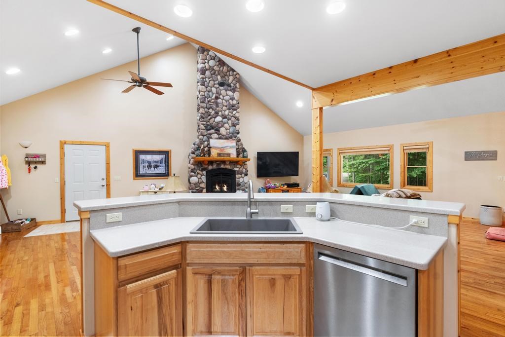 1520 Valley Drive Mackinaw City MI 49701