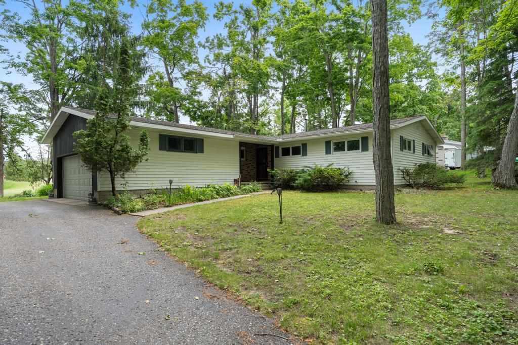 868 Surrey Lane Petoskey MI 49770