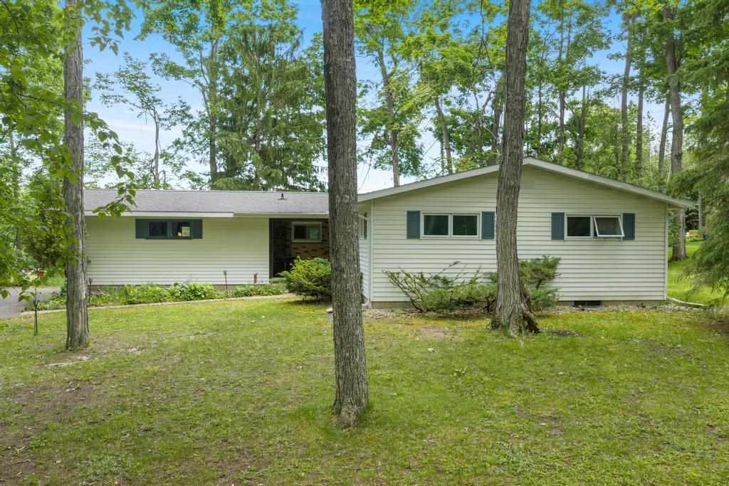 868 Surrey Lane Petoskey MI 49770
