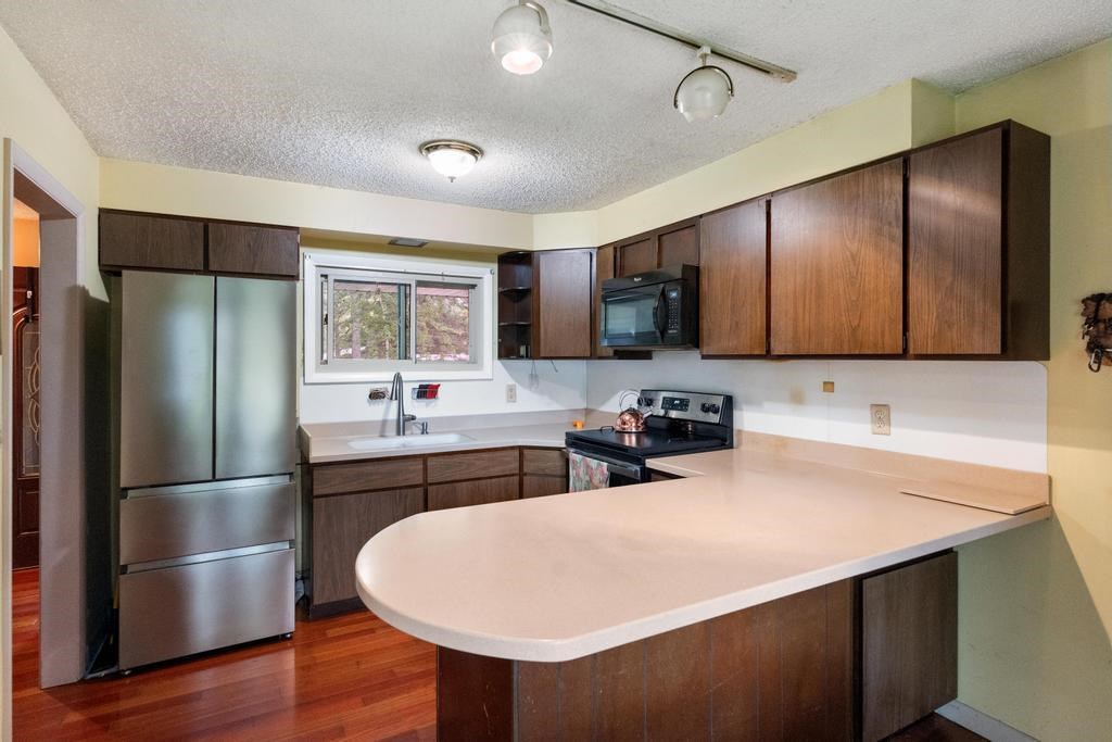 868 Surrey Lane Petoskey MI 49770