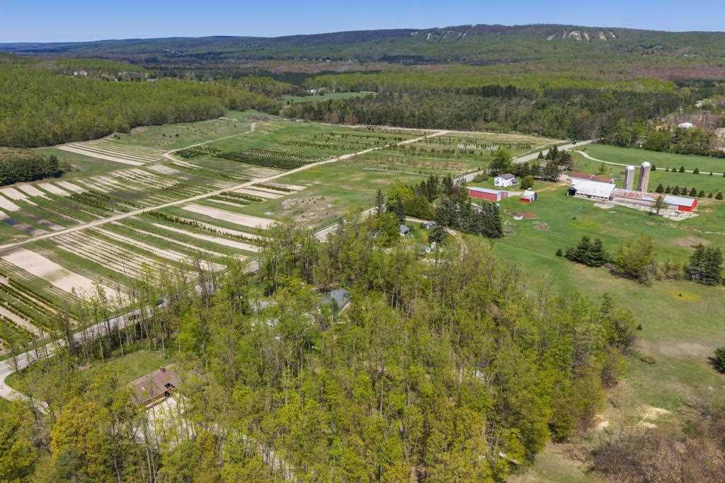 1525 Quick Road Harbor Springs MI 49740
